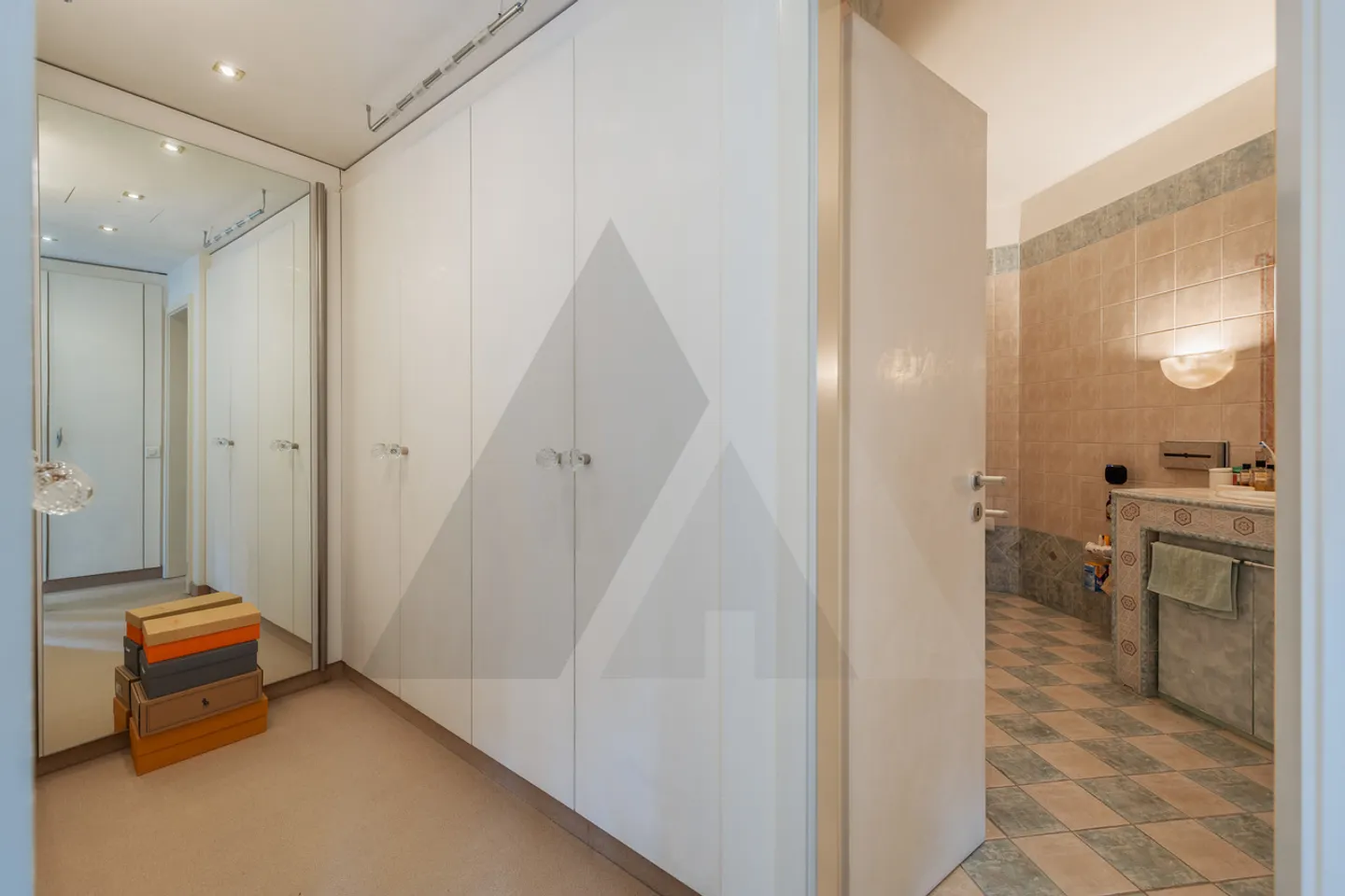 Lakeside Apartment in Bissone - Photo 13 of 17