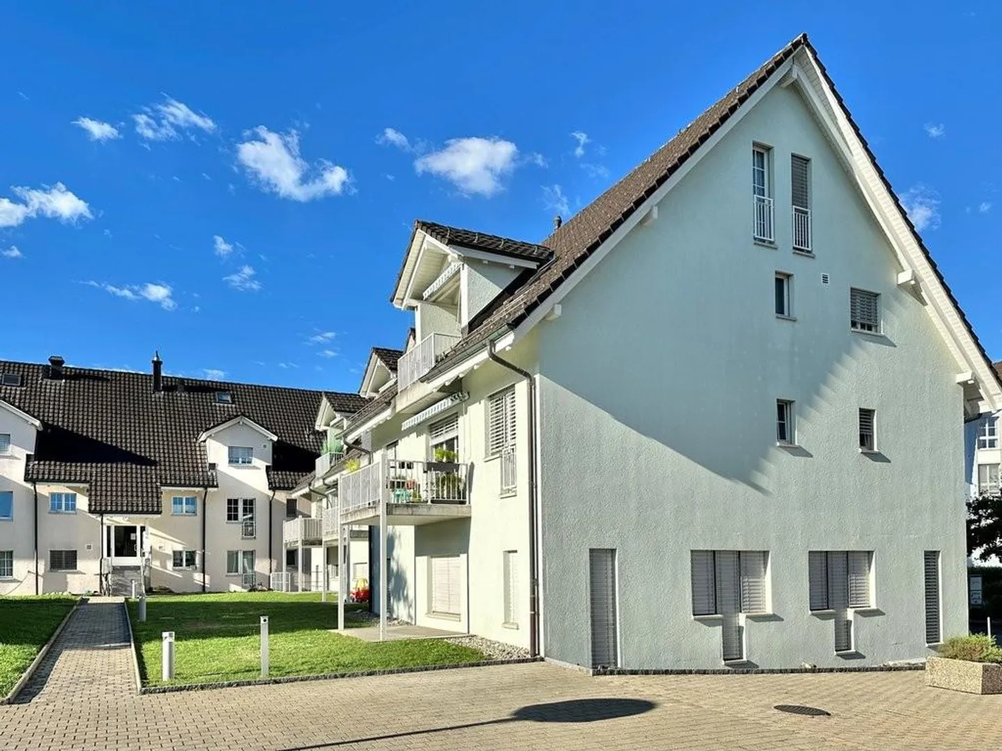 Charming residential idyll with plenty of light and air - Photo 2 of 11