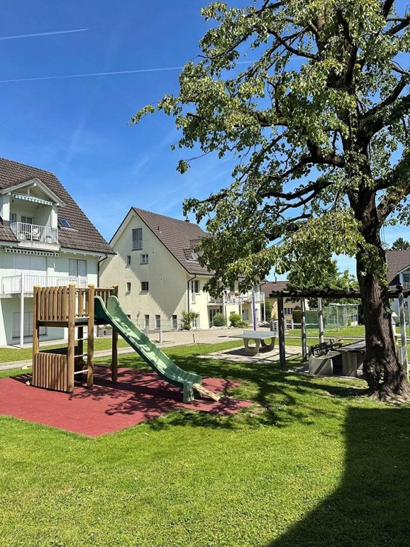 Charming residential idyll with plenty of light and air - Photo 10 of 11
