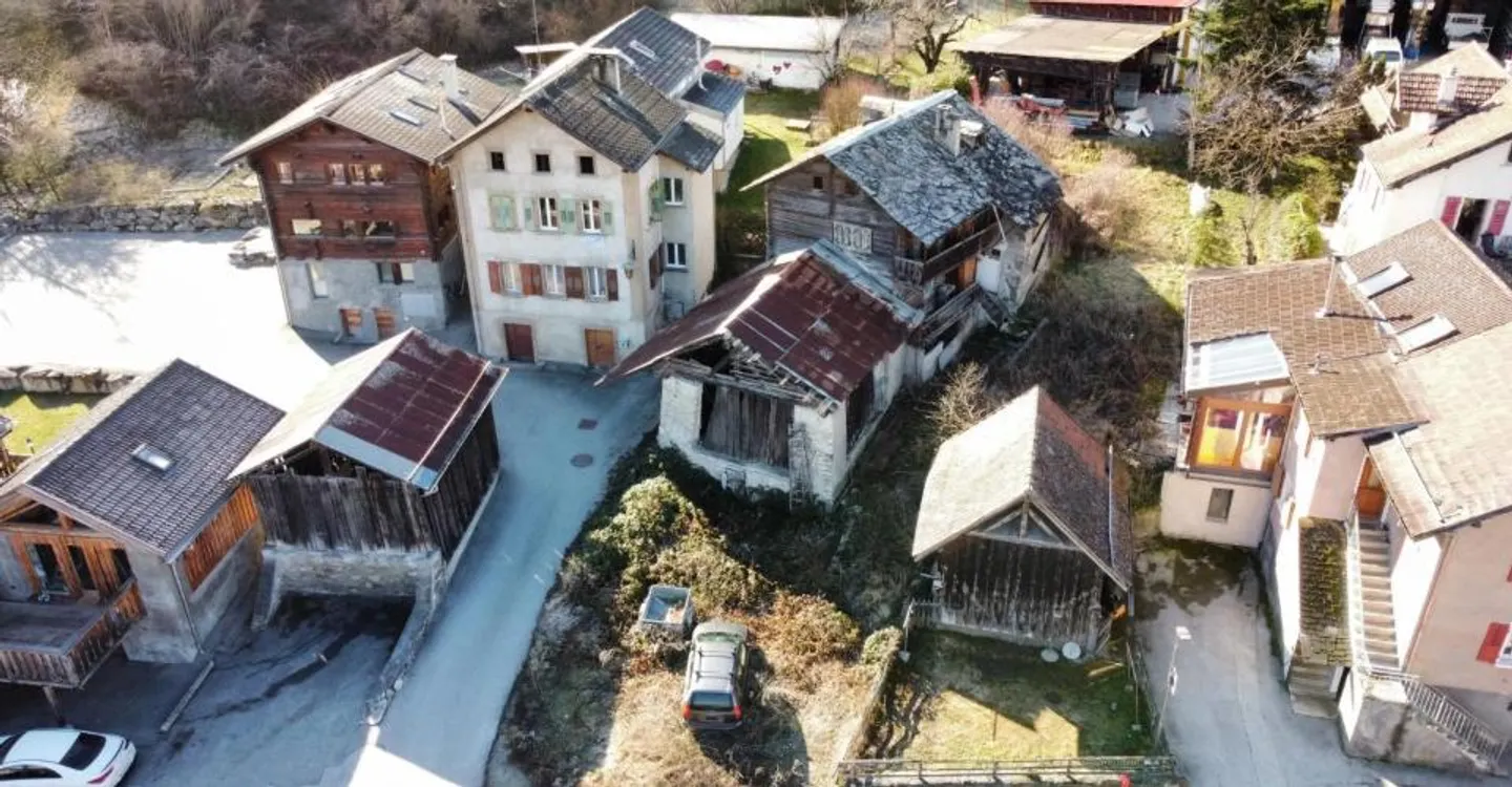 Village House with Development Potential - Photo 4 of 4