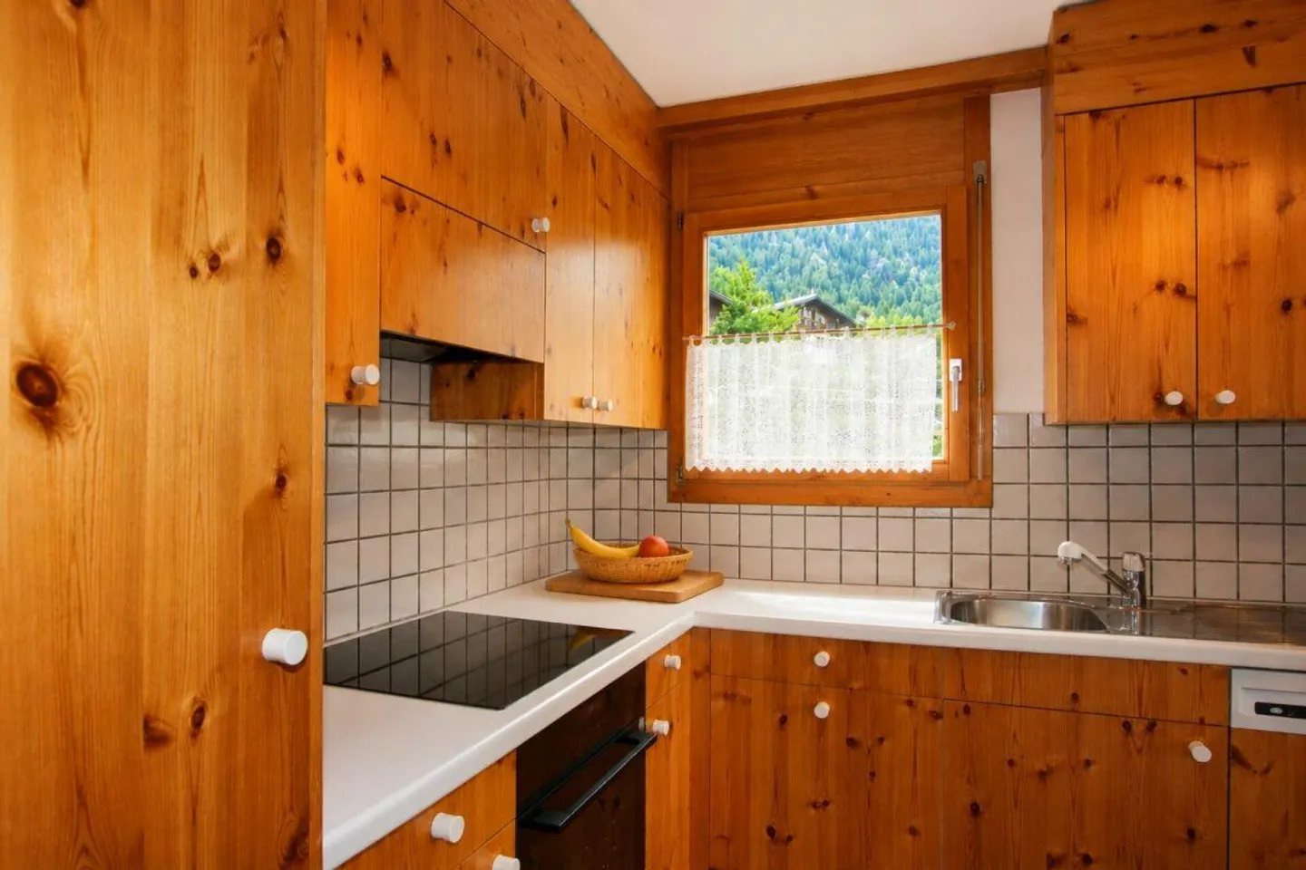 Charming 3-room apartment on the sunny slope of Lenzerheide - Photo 4 of 12
