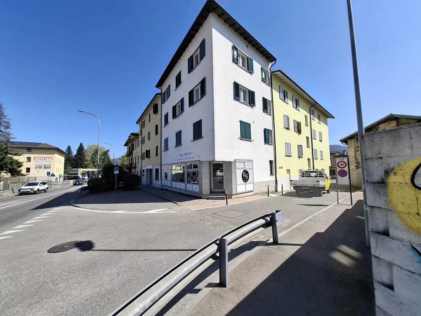 Fantastica proprietà a Magliaso, Canton Ticino - Stabile a reddito - Foto 1 von 5