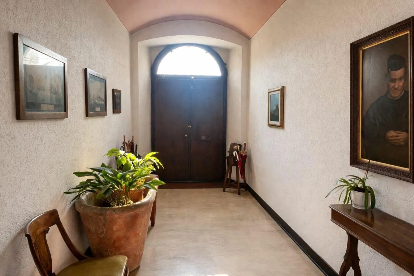 Villa historique élégante avec jardin et terrasses au cœur de Balerna - Photo 16 sur 30