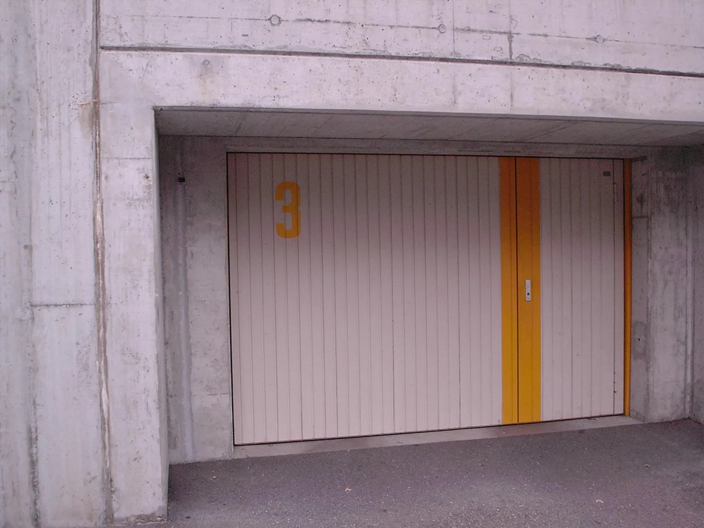 Parking in garage - Photo 2 of 3