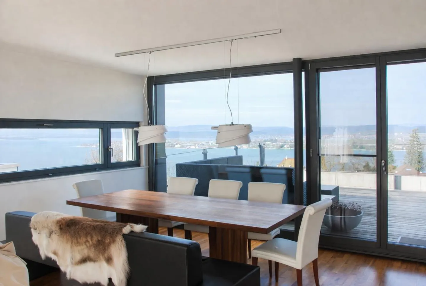 Lusso Unico - Goditi una Meravigliosa Vista sul Lago - Foto 2 di 11