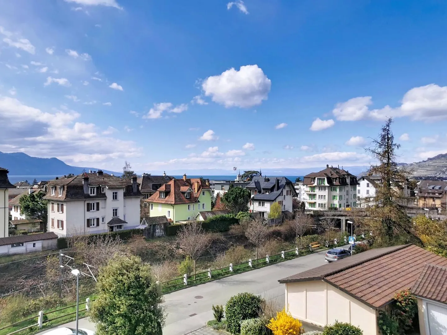 Appartamento 3.5 locali con veranda nella tranquillità di La Tour-de-Peilz - Foto 1 di 5