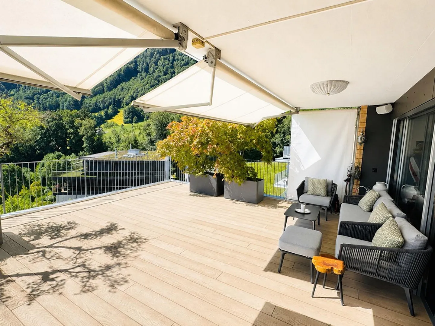 Appartamento Attico da Sogno con Terrazza di 60 m² e Vista Panoramica sul Lago - Foto 4 di 21