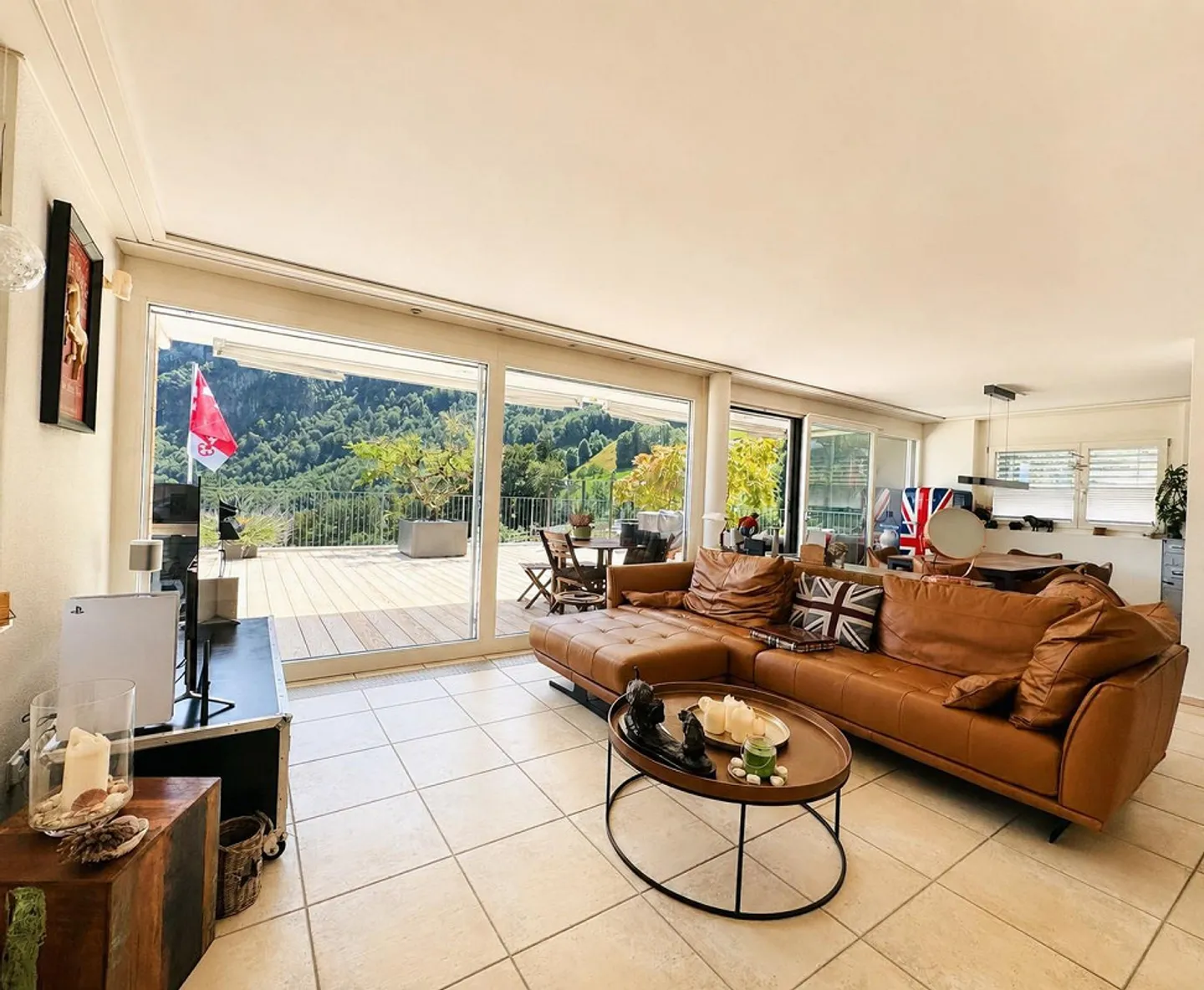 Appartamento Attico da Sogno con Terrazza di 60 m² e Vista Panoramica sul Lago - Foto 5 di 21