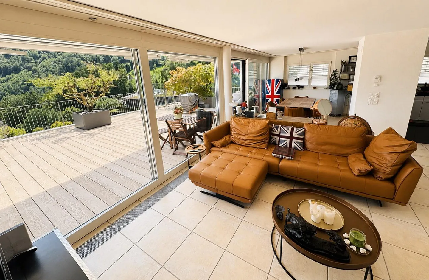 Appartamento Attico da Sogno con Terrazza di 60 m² e Vista Panoramica sul Lago - Foto 6 di 21