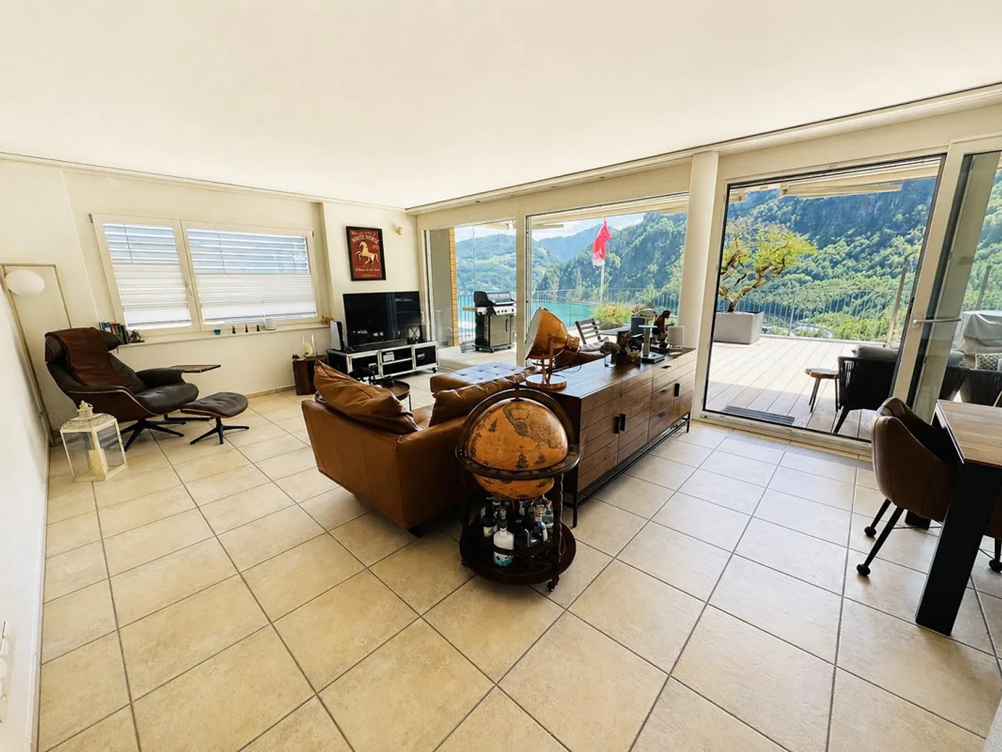 Appartamento Attico da Sogno con Terrazza di 60 m² e Vista Panoramica sul Lago - Foto 7 di 21