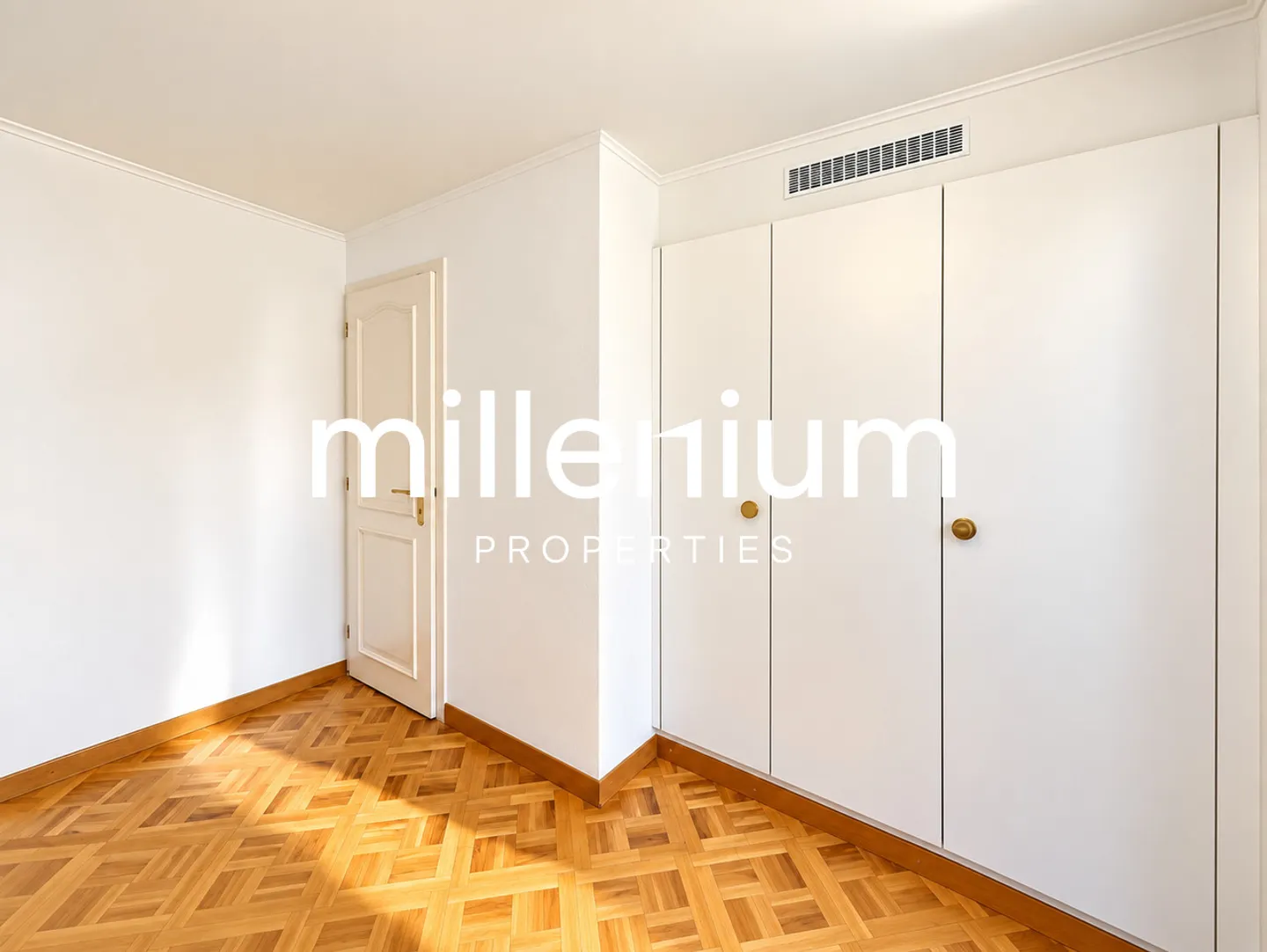 Beautiful apartment facing Parc des Eaux-Vives - Photo 8 of 14