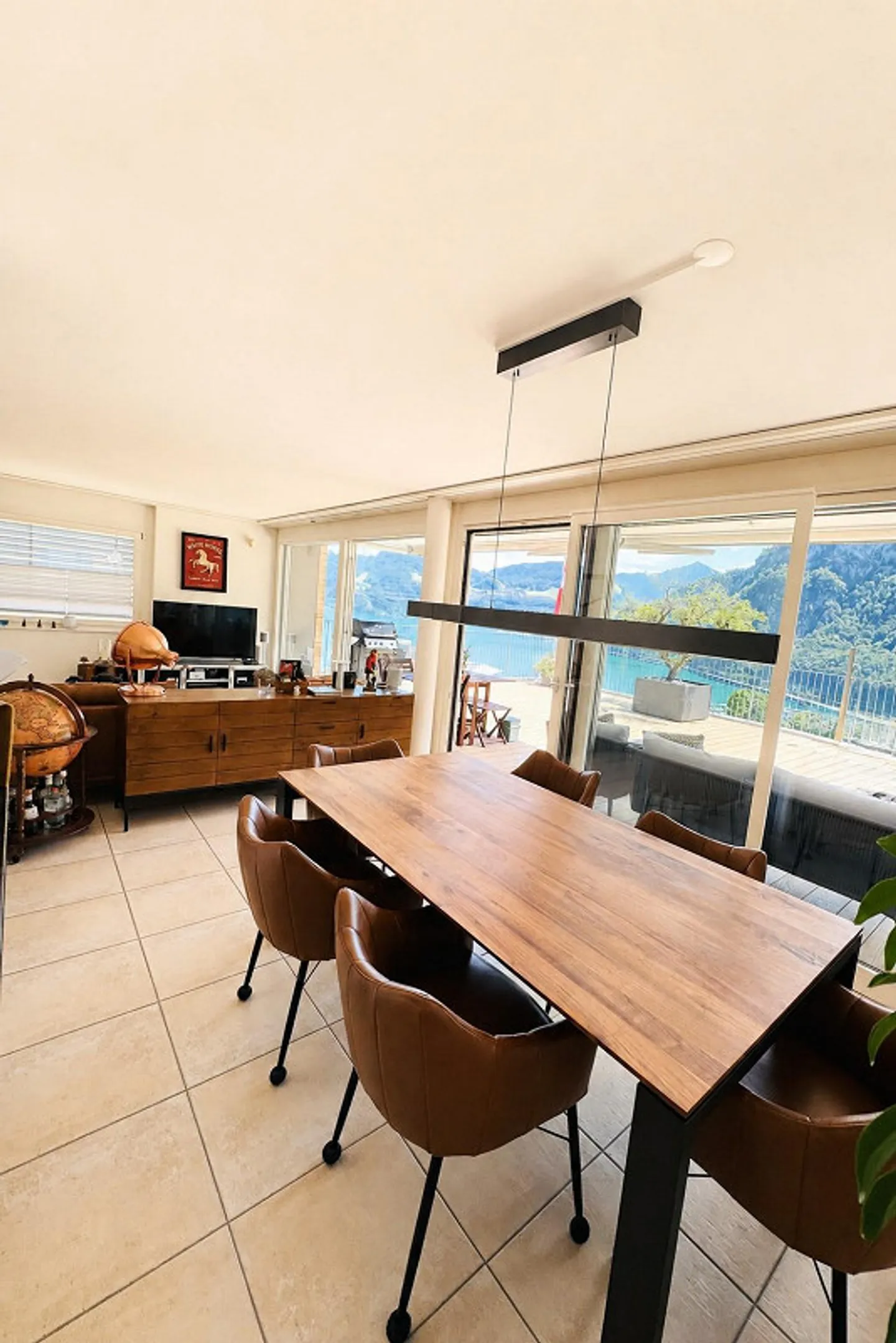 Appartamento Attico da Sogno con Terrazza di 60 m² e Vista Panoramica sul Lago - Foto 8 di 21
