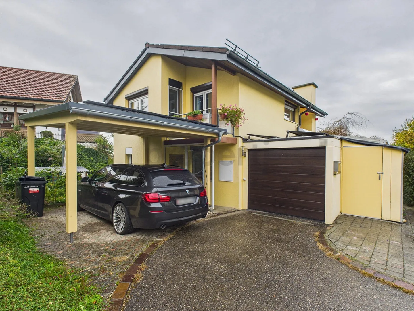 Einladendes 6.5-Zimmer-Einfamilienhaus in Baldingen - Photo 1 sur 17