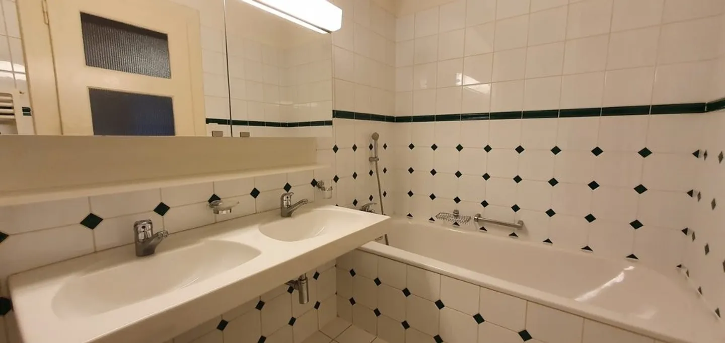 Appartement spacieux de 5,5 pièces au cœur de la ville ! - Photo 5 sur 7