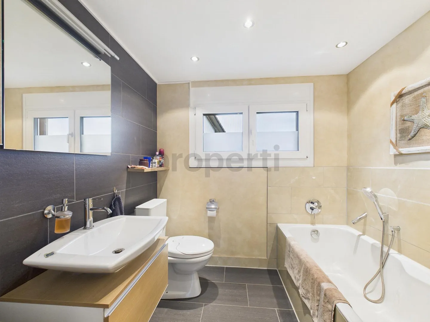 Einladendes 6.5-Zimmer-Einfamilienhaus in Baldingen - Photo 11 sur 17
