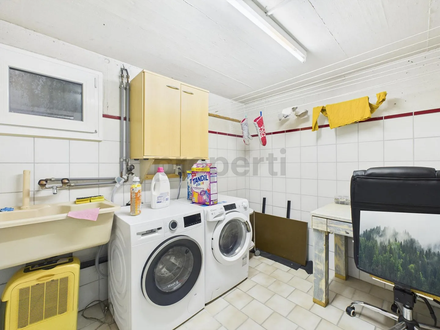 Einladendes 6.5-Zimmer-Einfamilienhaus in Baldingen - Photo 12 sur 17