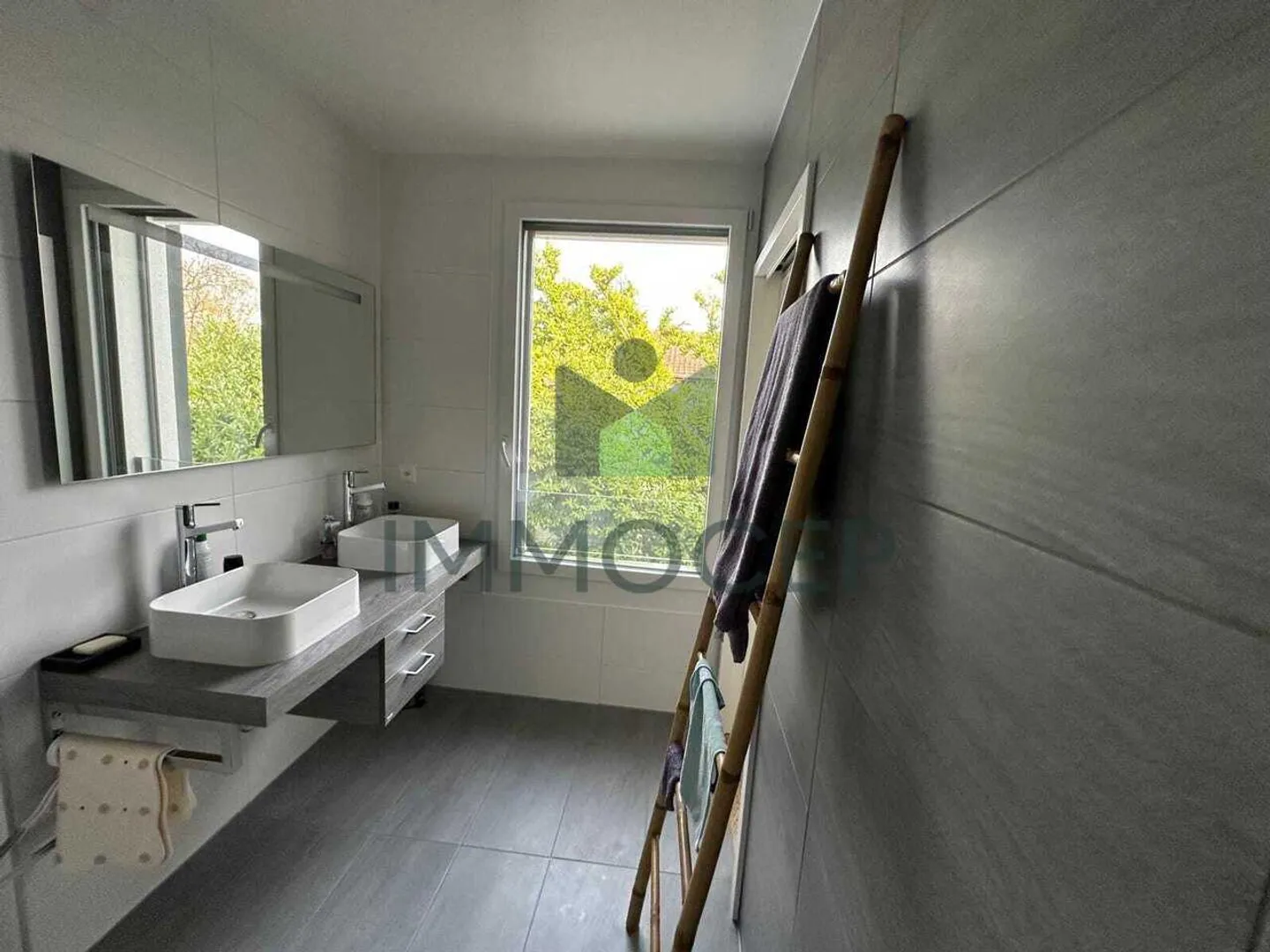 Esclusiva: Casa a schiera di 6 stanze di 190m2 a Meyrin - Foto 8 di 13
