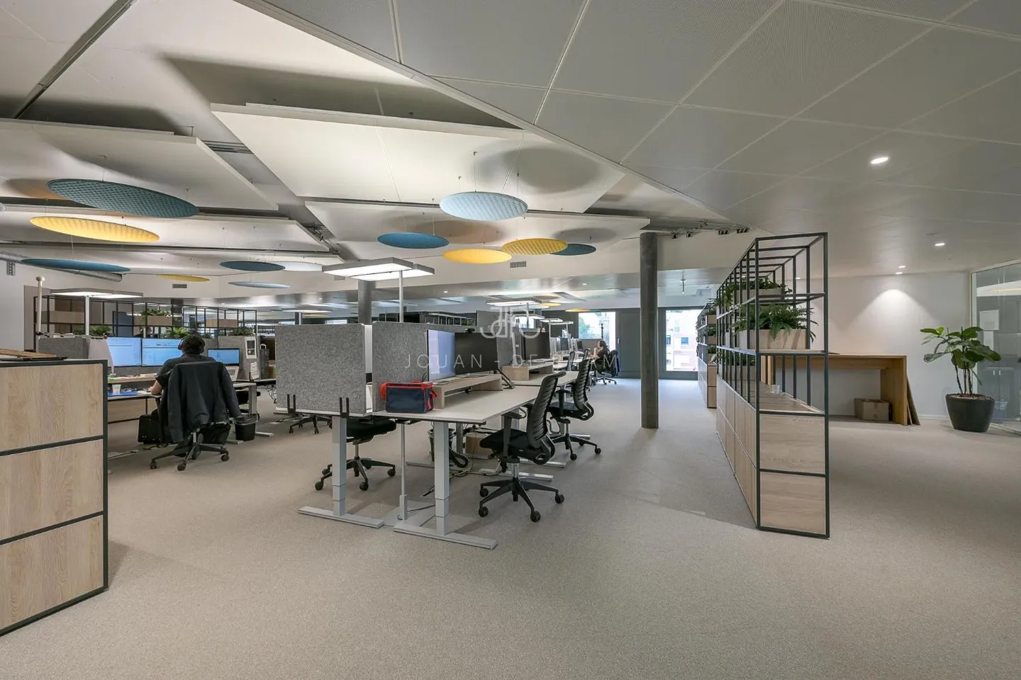 700 m2 di uffici in affitto in un edificio moderno - Foto 3 di 13