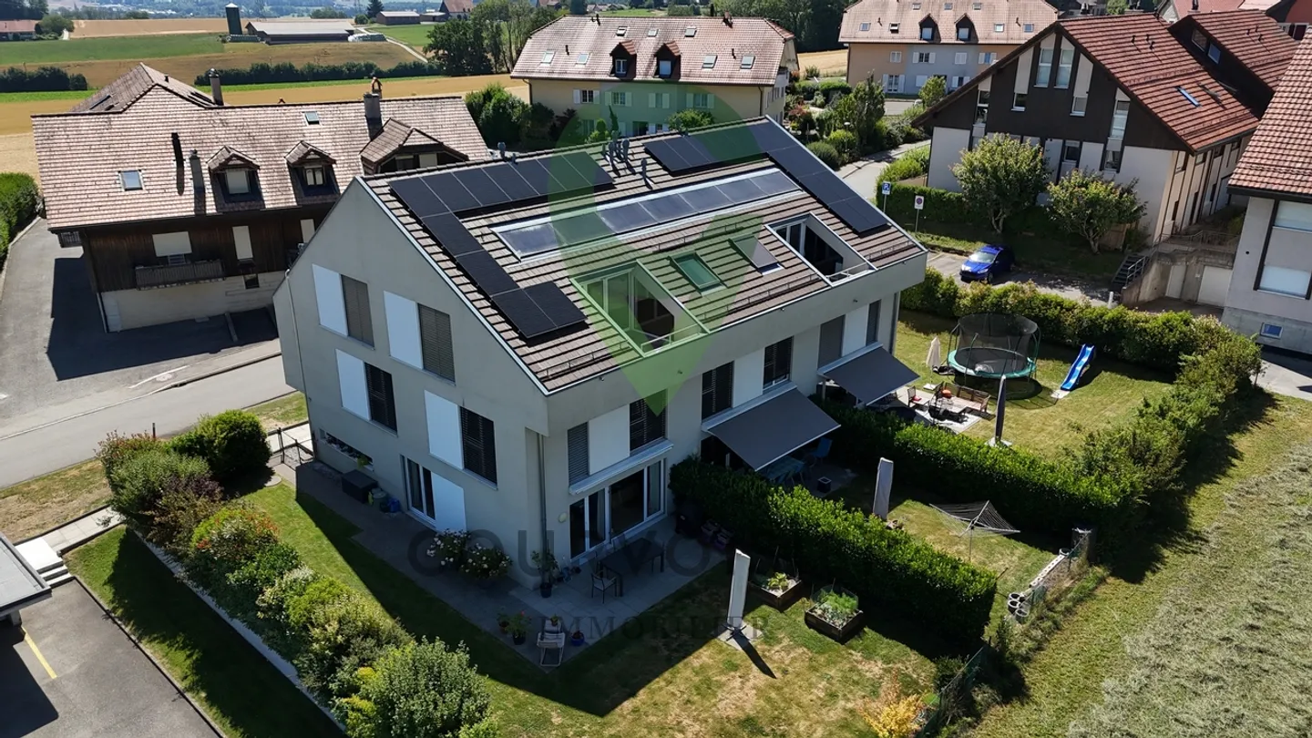 Luminoso appartamento 4,5 locali con carattere, comfort e vista sulla campagna - Foto 1 di 10