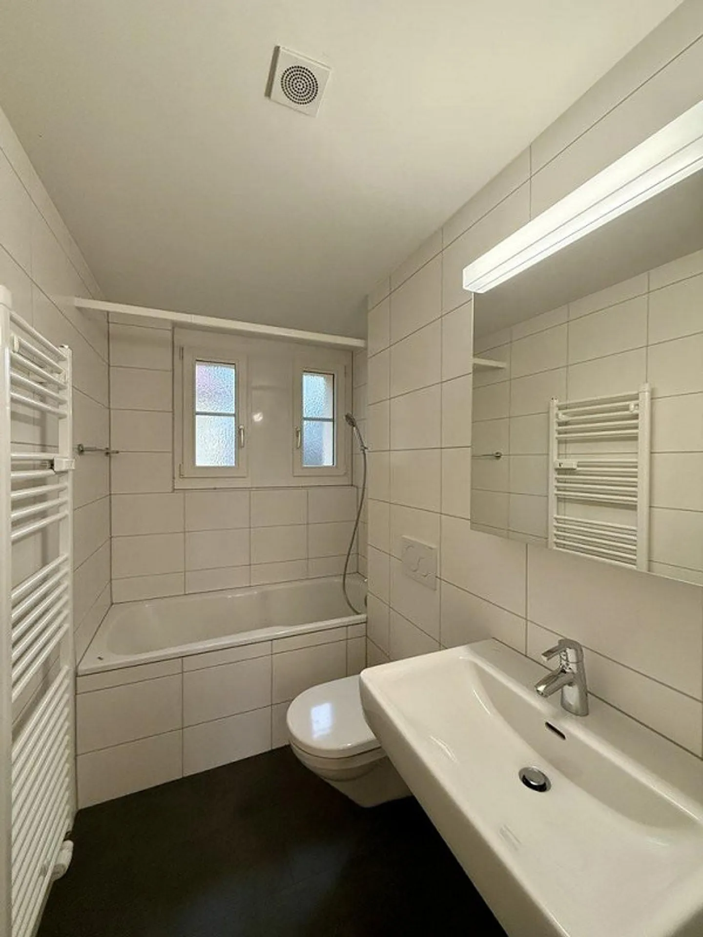 Europaplatz davanti alla porta - Foto 4 di 7