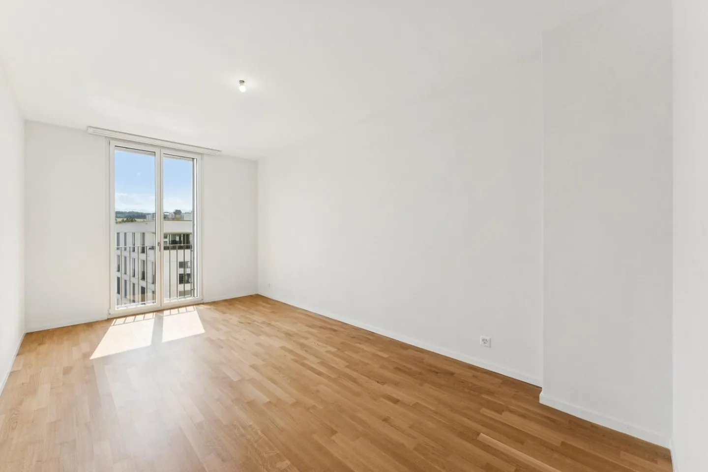 2.5-room apartment - Photo 2 of 7