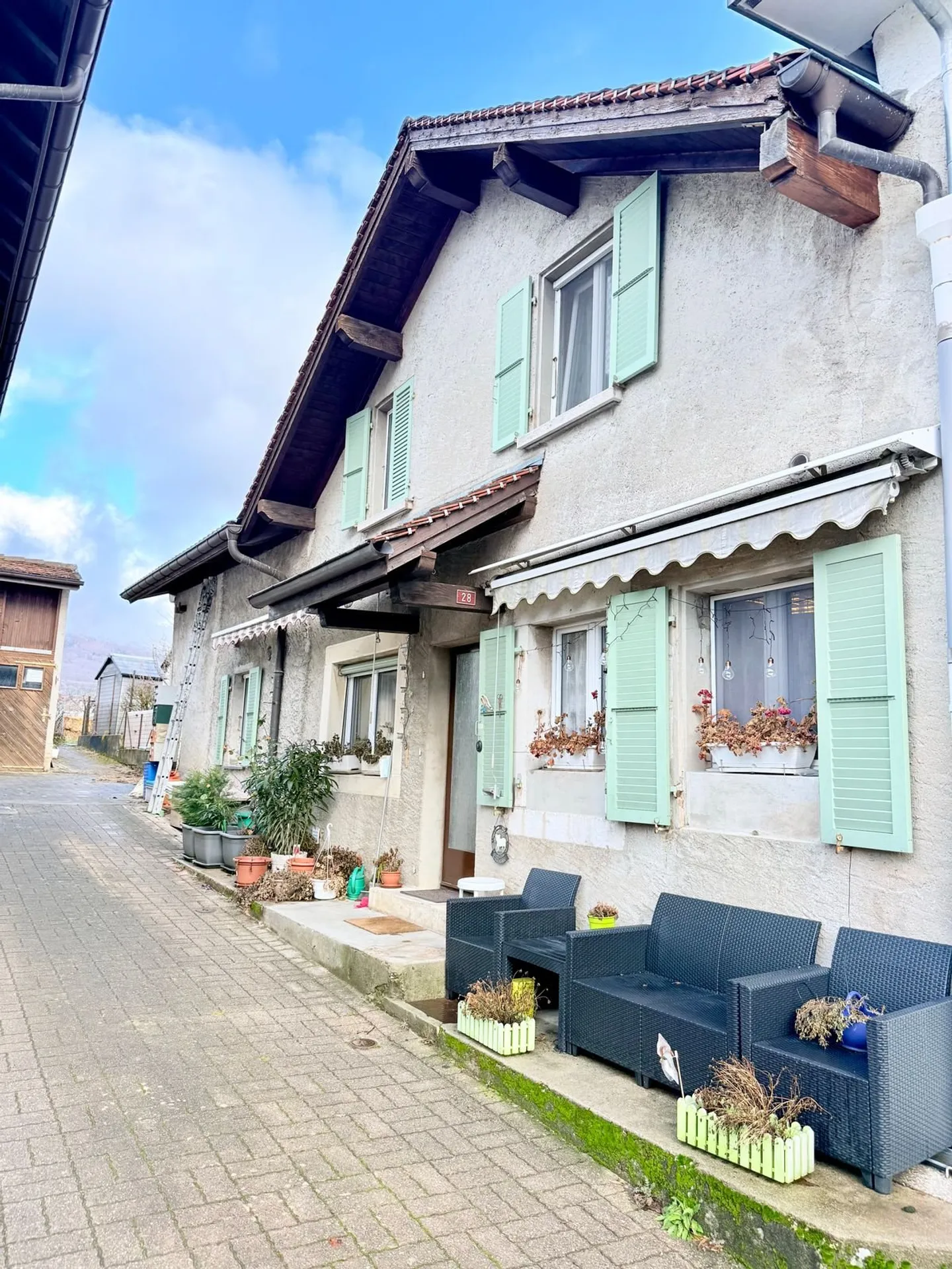 Building plot with 505 m² and two apartments as well as barn - Chéserex - Photo 2 of 13