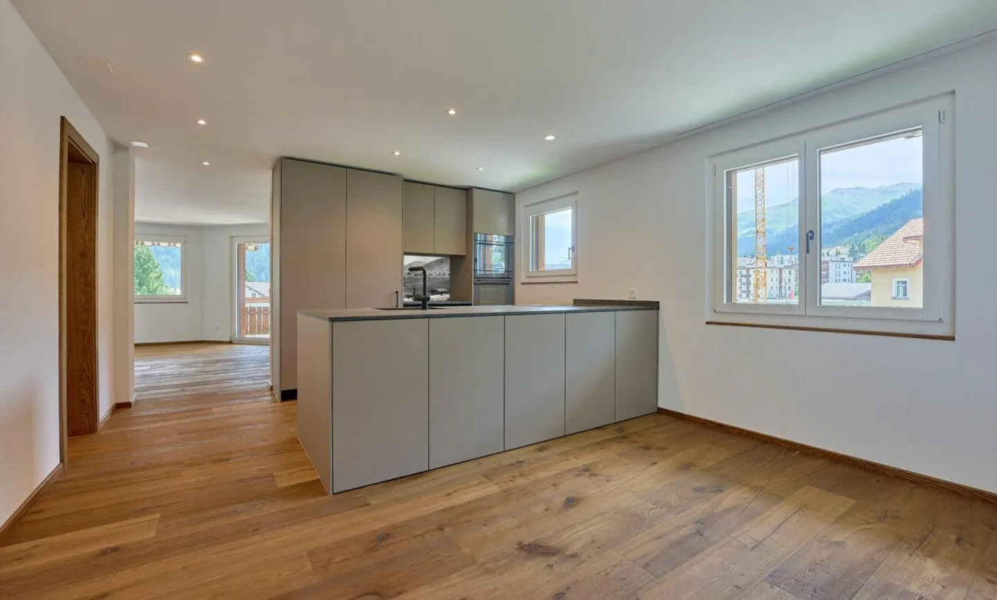 Appartamento 3 1/2 camere di alta qualità ristrutturato nel chic alpino con vista panoramica - Foto 5 di 13