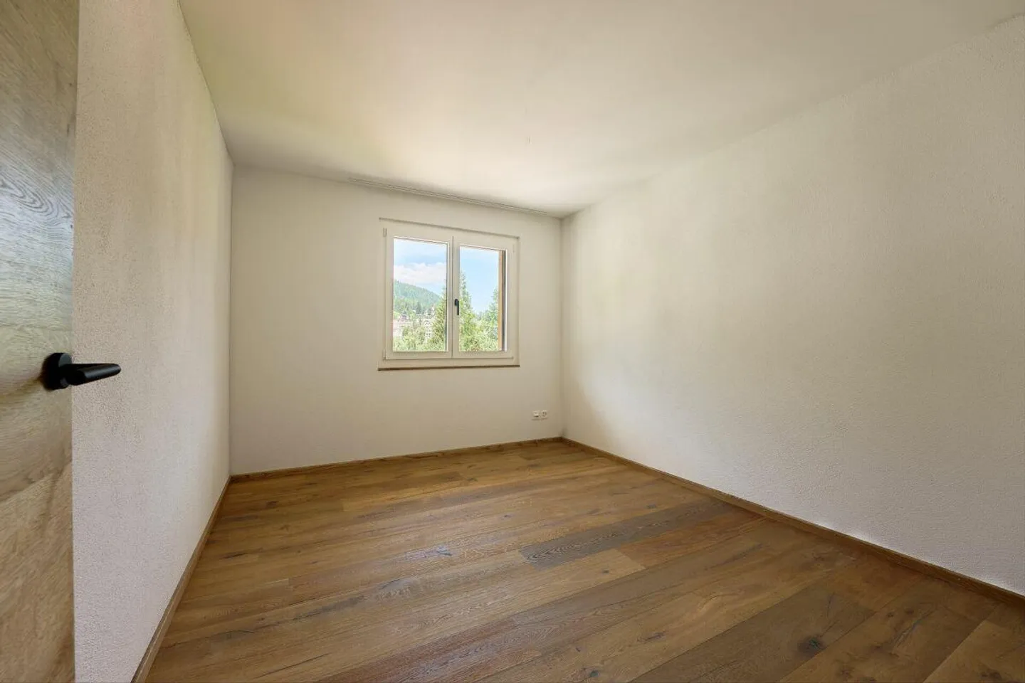 Appartamento 3 1/2 camere di alta qualità ristrutturato nel chic alpino con vista panoramica - Foto 8 di 13