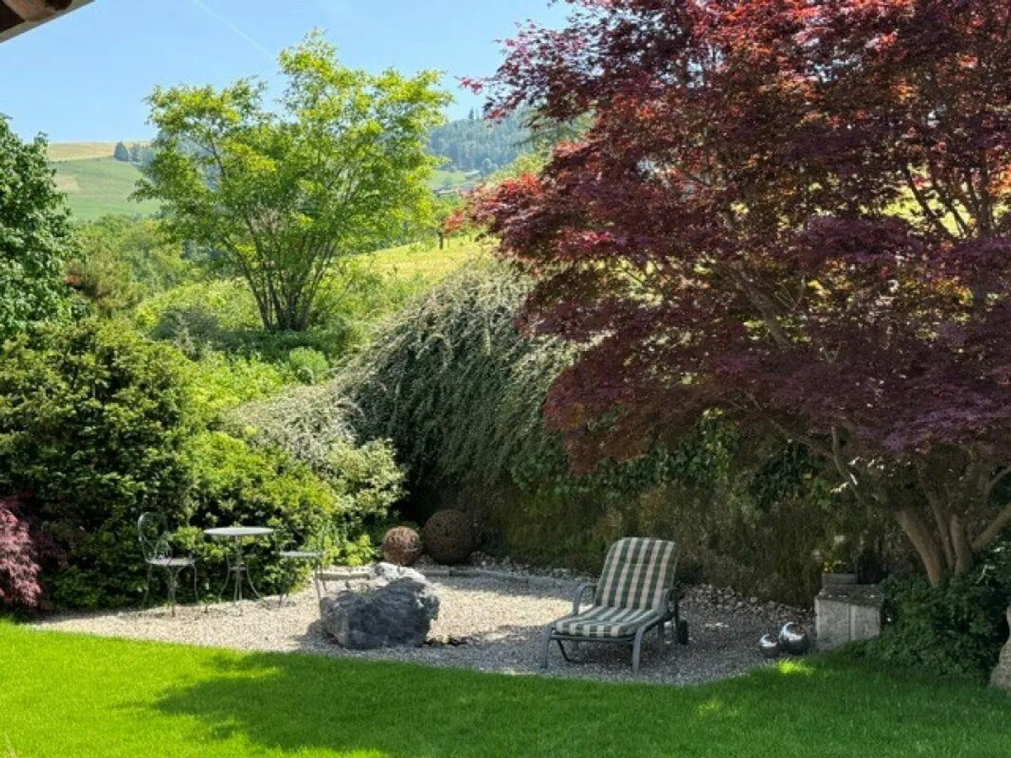 Casa unifamiliare ben tenuta di 6,5 stanze con garage doppio e bel giardino - Foto 4 di 13