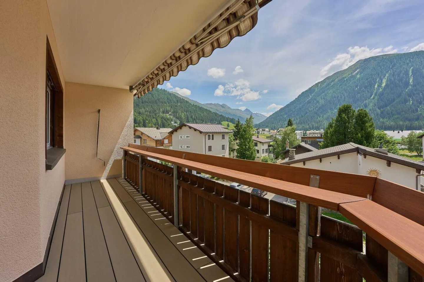 Appartamento 3 1/2 camere di alta qualità ristrutturato nel chic alpino con vista panoramica - Foto 13 di 13