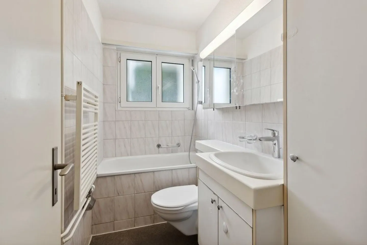 Bright 2-room apartment in Frohdörfli 16, Suhr - Photo 2 of 6