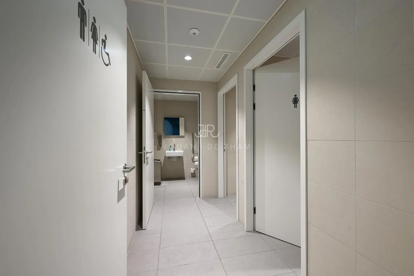 700 m2 di uffici in affitto in un edificio moderno - Foto 9 di 13