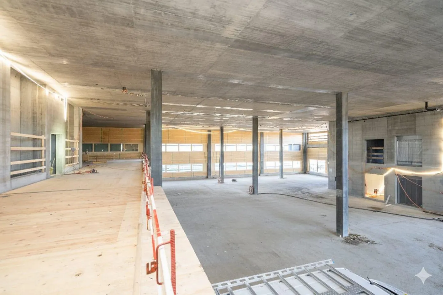 Nouveau Parc d'Activités NEUHUUS - Halle Commerciale Attrayante avec Hauteur Sous Plafond de 7,8 m - Photo 1 sur 7