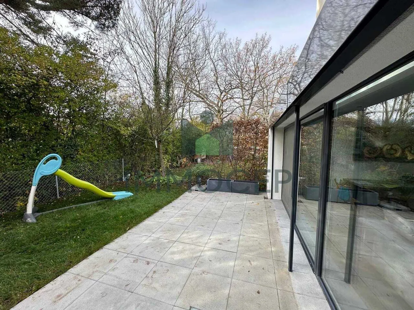 Esclusiva: Casa a schiera di 6 stanze di 190m2 a Meyrin - Foto 12 di 13