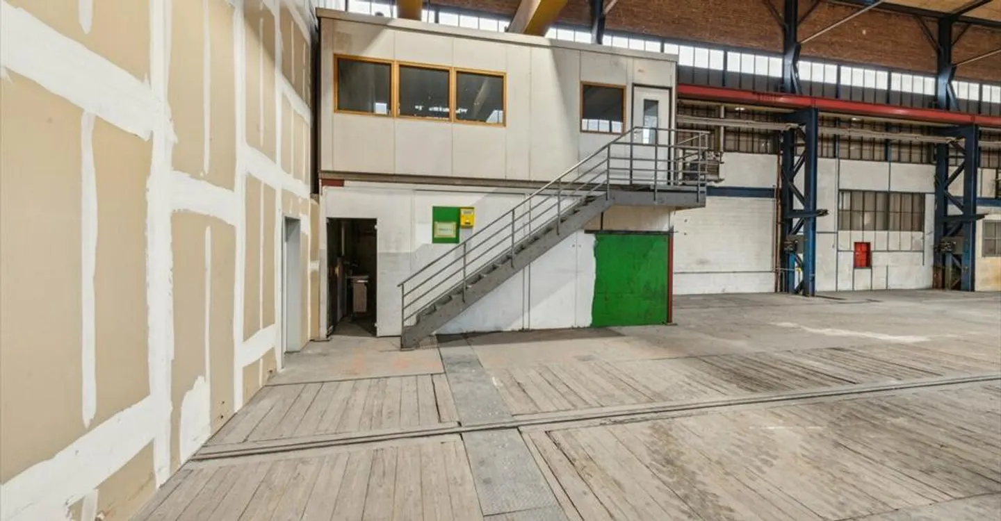 Grosszügige Industriehalle Vielseitig - Foto 3 von 8