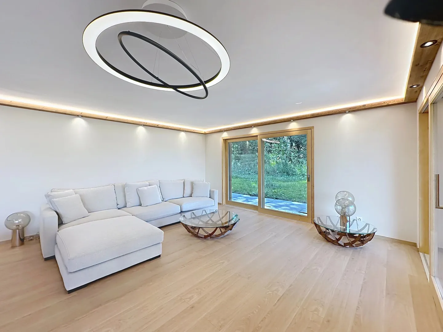 Magnificent 4.5-room apartment in Crans-Montana - Photo 2 of 8