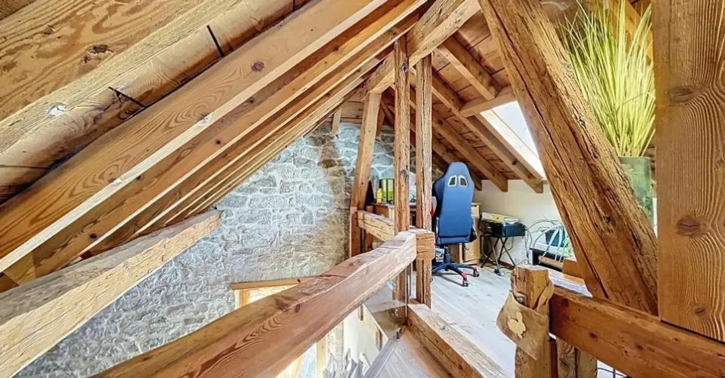 Duplex avec cachet et potentiel de rendement - Photo 8 of 10