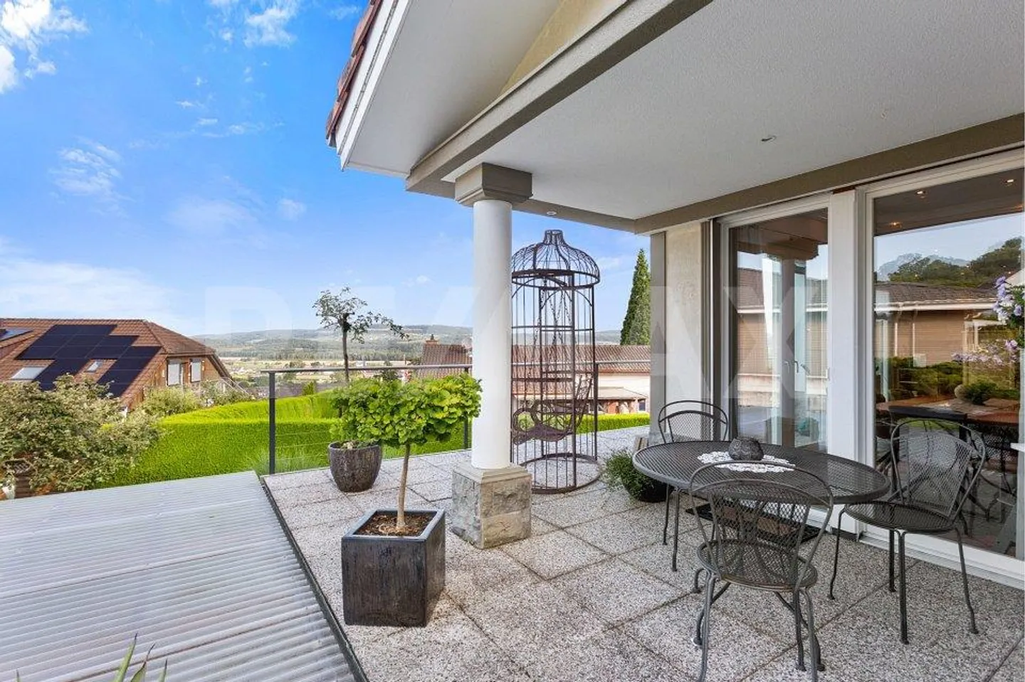 Grosszügiges Familienhaus mit Aussicht - Foto 4 von 13