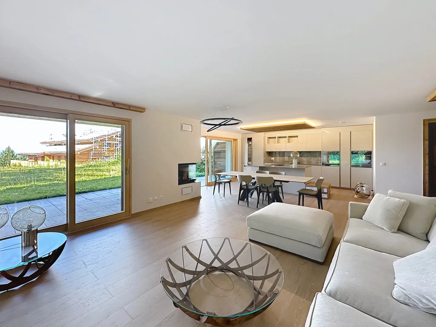 Magnificent 4.5-room apartment in Crans-Montana - Photo 3 of 8