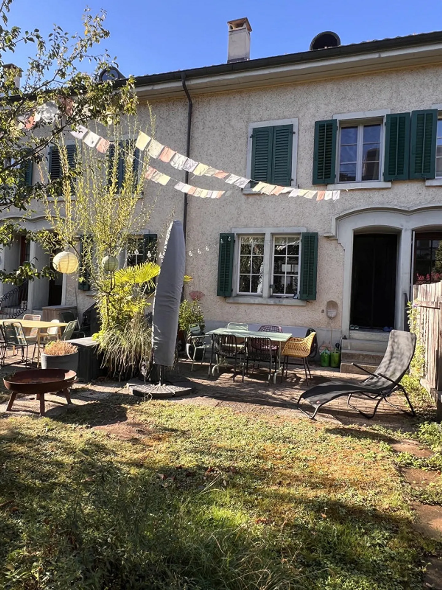 Charming Row House with Garden - Photo 10 of 11