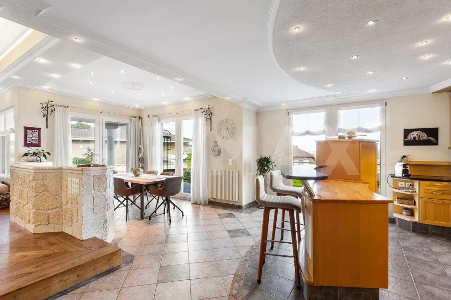 Grosszügiges Familienhaus mit Aussicht - Foto 7 von 13