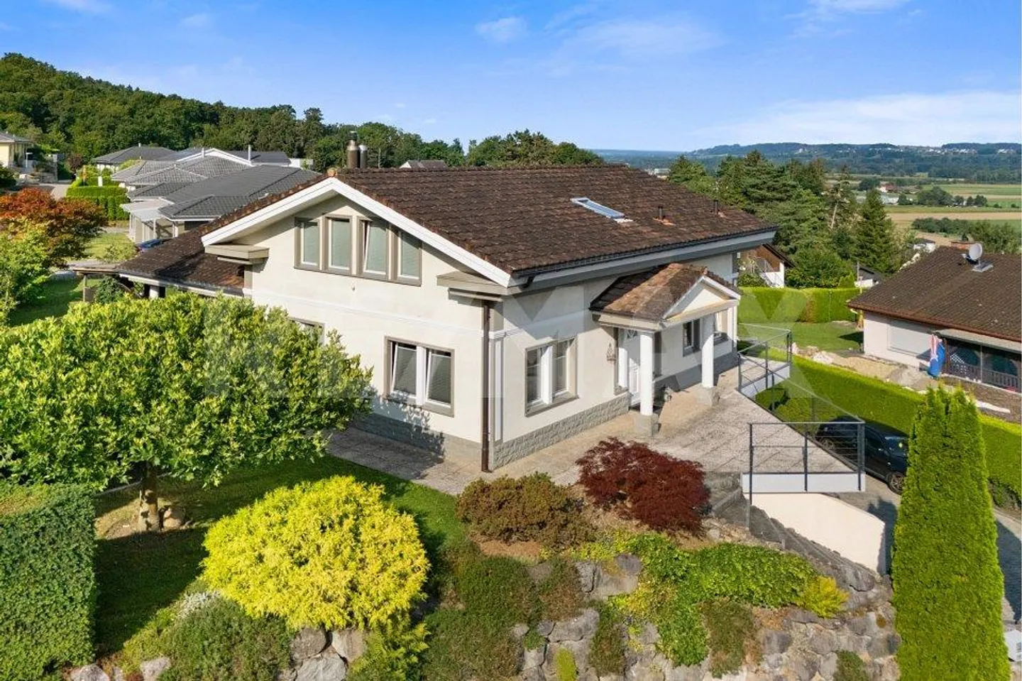 Grosszügiges Familienhaus mit Aussicht - Foto 8 von 13