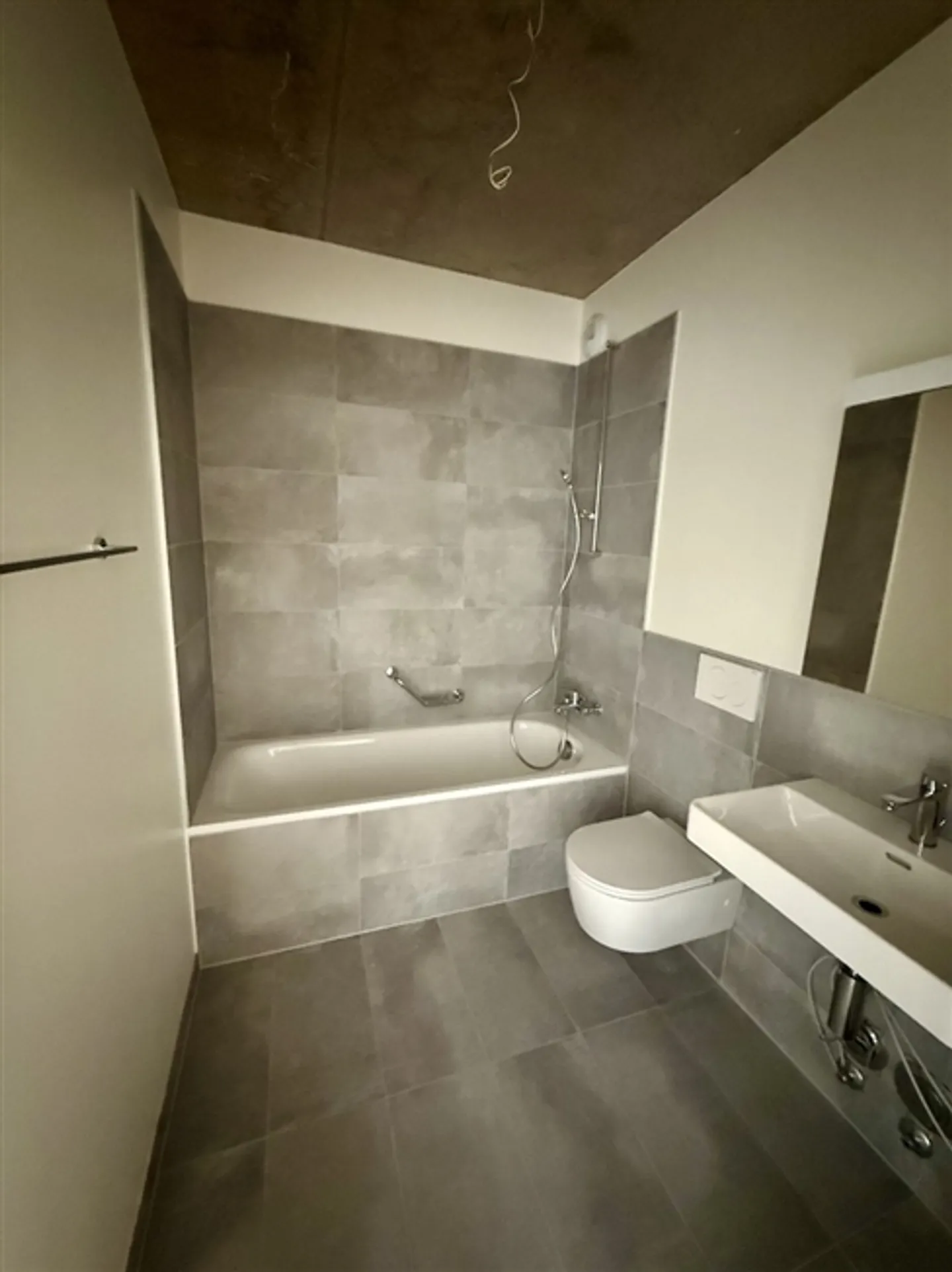 «5 Zimmer NEU & DURCH in Carouge» - Foto 13 von 15