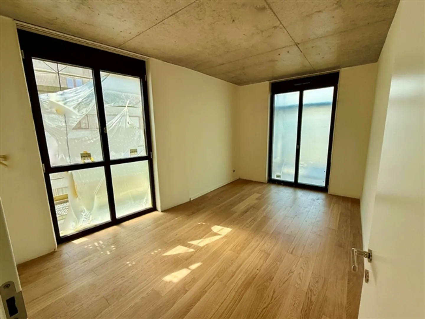 «5 Zimmer NEU & DURCH in Carouge» - Foto 15 von 15