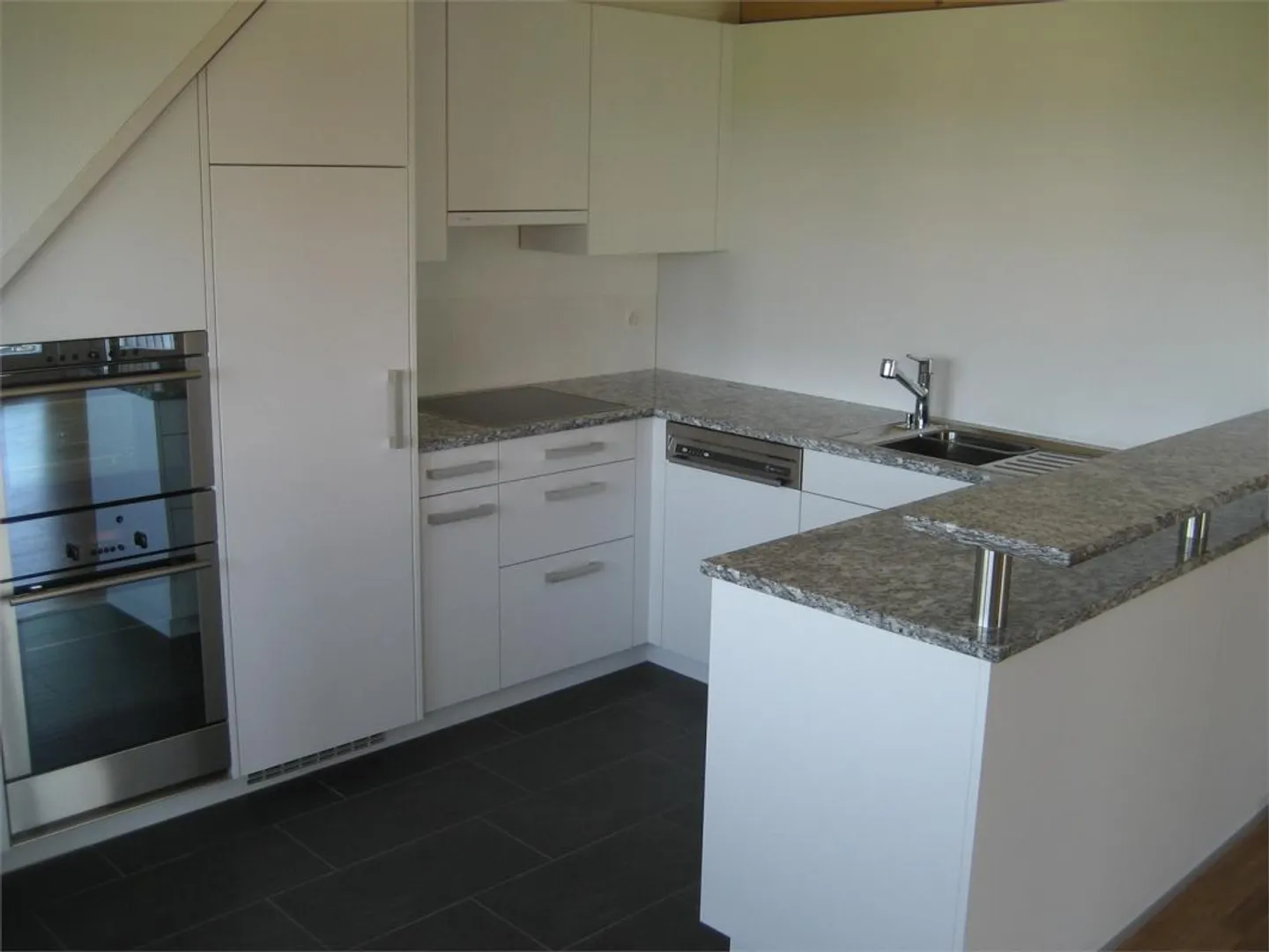 Attico luminoso - Appartamento con grande balcone - Foto 3 di 15