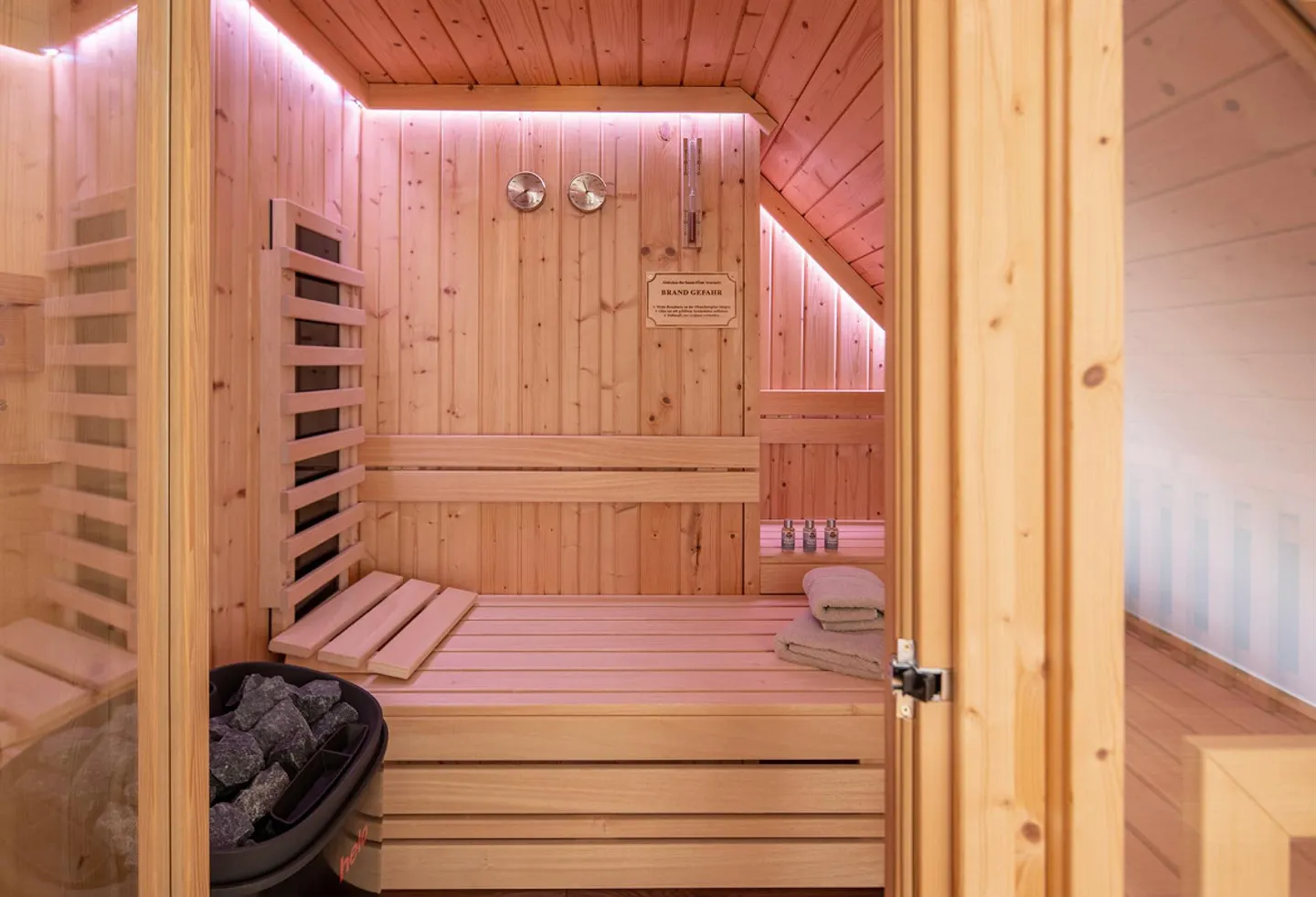 Lachen SZ – Appartamento Attico Arredato – Vista Lago Fitness Sauna Terrazza - Foto 6 di 20