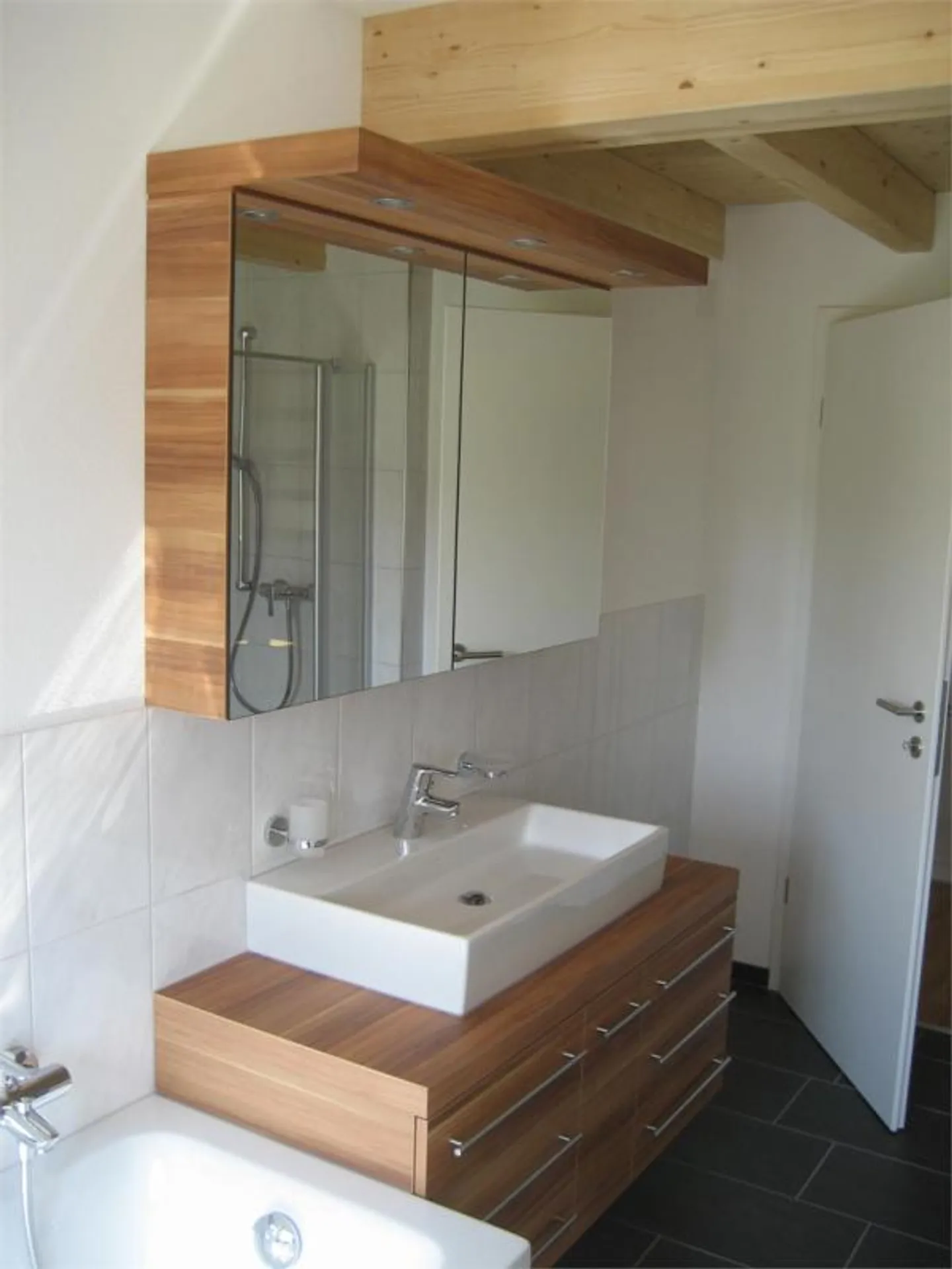 Attico luminoso - Appartamento con grande balcone - Foto 7 di 15