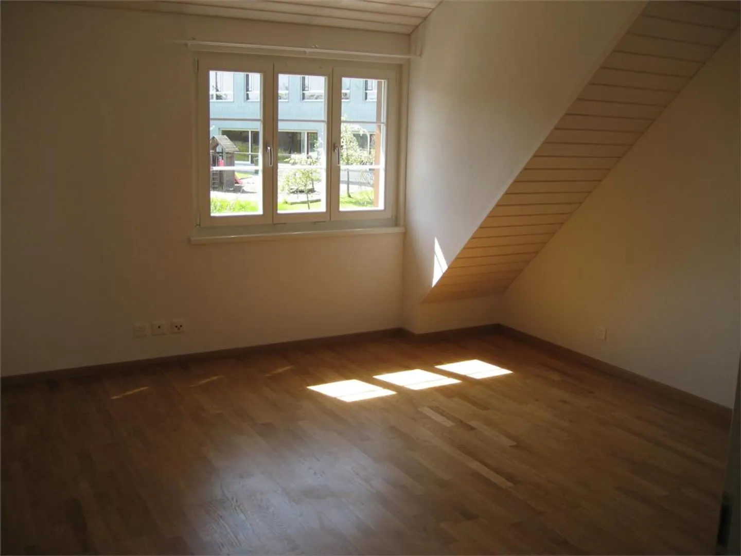 Attico luminoso - Appartamento con grande balcone - Foto 11 di 15