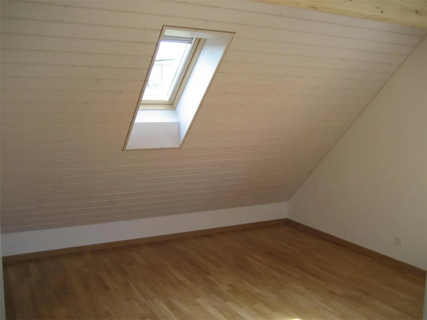 Attico luminoso - Appartamento con grande balcone - Foto 15 di 15