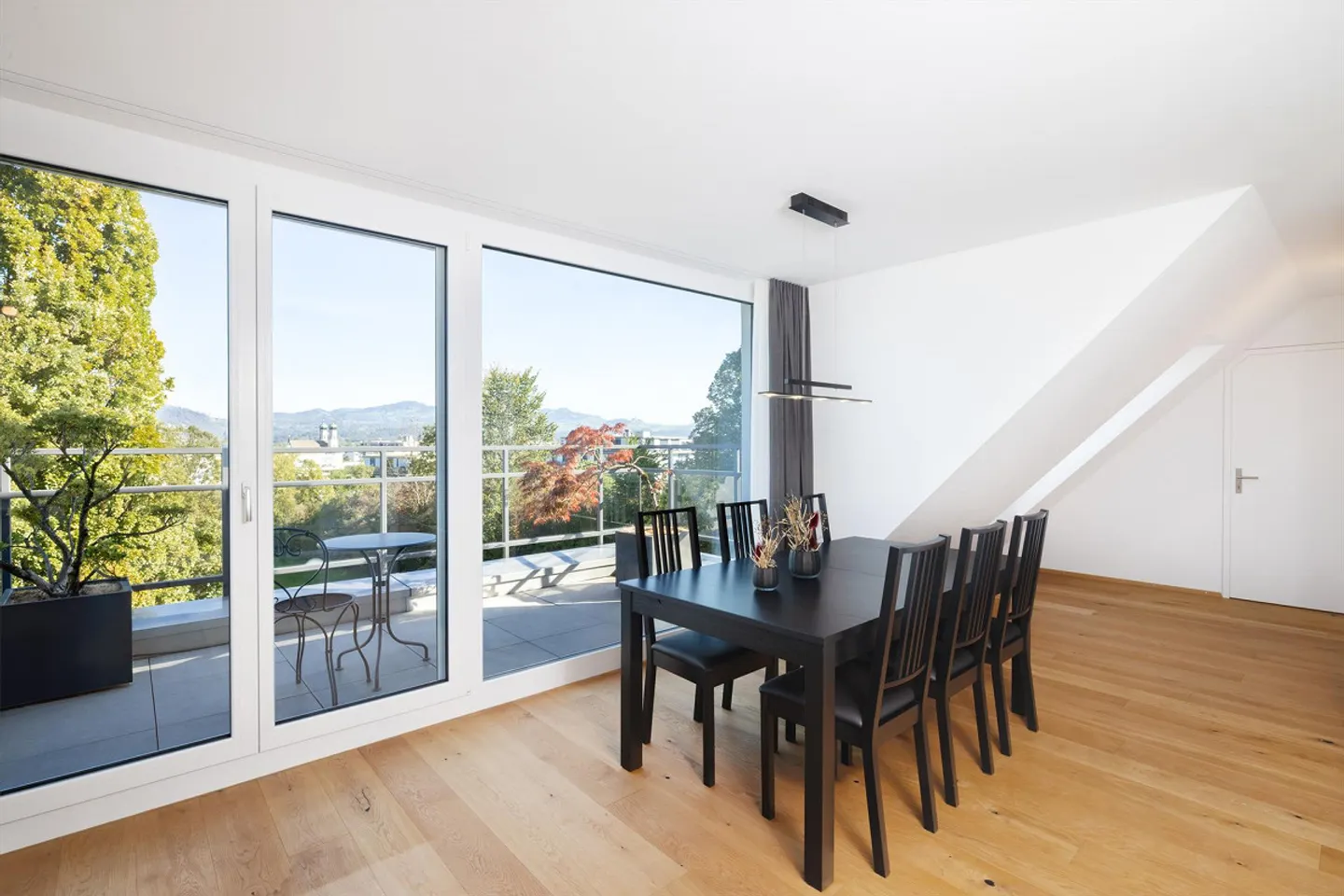 Lachen SZ – Appartamento Attico Arredato – Vista Lago Fitness Sauna Terrazza - Foto 12 di 20